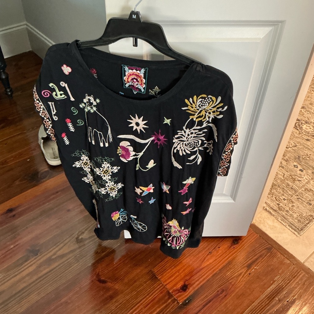 Johnny Was Black Graphic 3/4 Sleeve T-Shirt